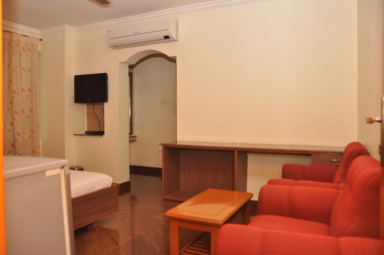 Hotel Pams Mayiladuthurai Exterior foto