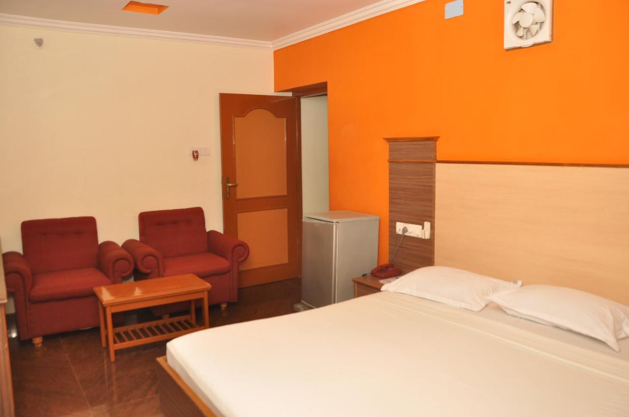 Hotel Pams Mayiladuthurai Exterior foto
